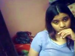 Webcam Solo Action With Indian Teen Fingering Her Cunt Porn Videos